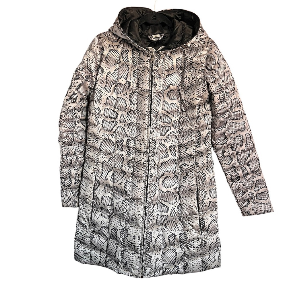Obermeyer Women’s Down Filled Puffer Coat Black Silver Snake Print size Medium